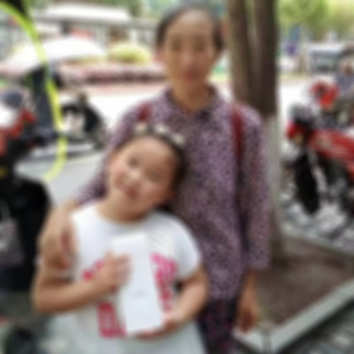 孙女说想吐，奶奶为她做一遍十三推+一杯淡盐水就好了！