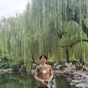 颈椎疼找到颈椎对应位的痛点推拿四五分钟，头部就可以转动了，不那么痛了。
