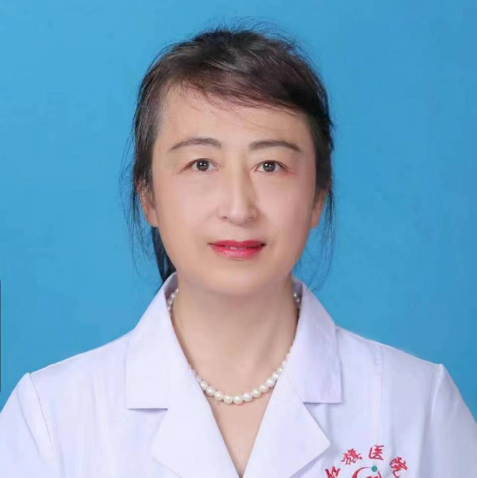朋友相聚一个姐姐肚子疼，坐不住了，站起来捂着肚子喊痛，这时她的脸色苍白，我立马给她按了心肌穴和急救穴，不到2分钟，她的脸色变过来了，肚子疼也缓解了